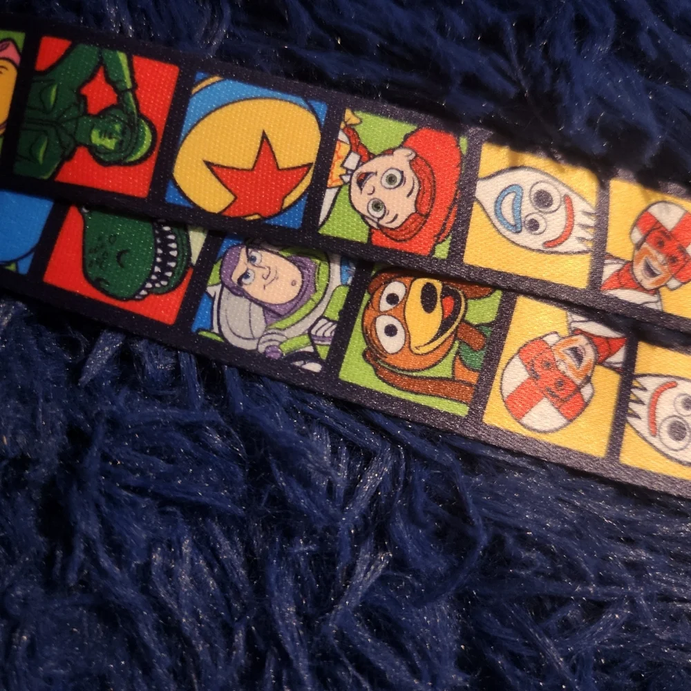 Pixar Character Pin Lanyard Reversible - Picture 2 of 4